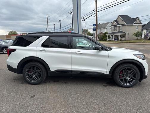 2025 Ford Explorer ST