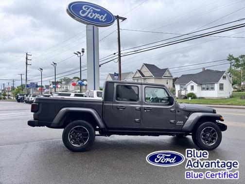 2023 Jeep Gladiator Overland