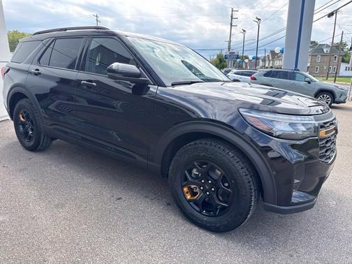 Agate Black Metallic 2027 Ford Explorer Tremor 4WD