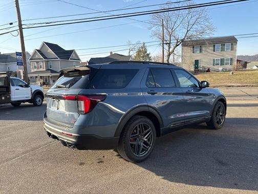 2025 Ford Explorer ST
