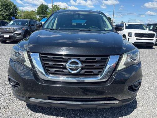 Magnetic Black 2018 Nissan Pathfinder SL