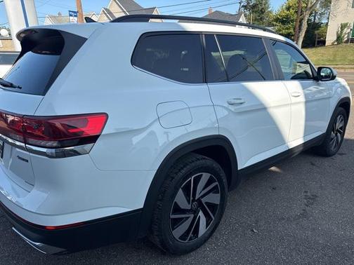 2025 Volkswagen Atlas 2.0T SE w/Technology 4MOTION