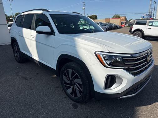 2025 Volkswagen Atlas 2.0T SE w/Technology 4MOTION