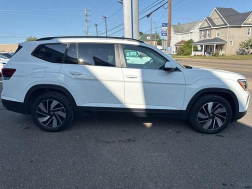 2025 Volkswagen Atlas 2.0T SE w/Technology 4MOTION