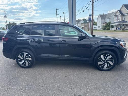 2024 Volkswagen Atlas 2.0T SE w/Technology 4MOTION