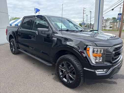 AGATE BLACK METALLIC 2023 Ford F-150 XLT