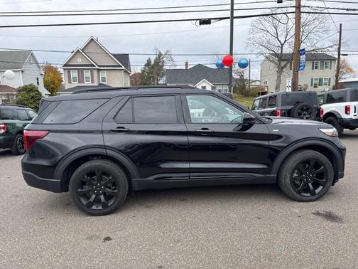 2022 Ford Explorer ST-Line