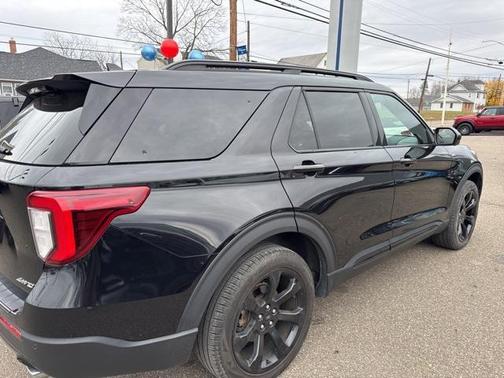 2022 Ford Explorer ST-Line