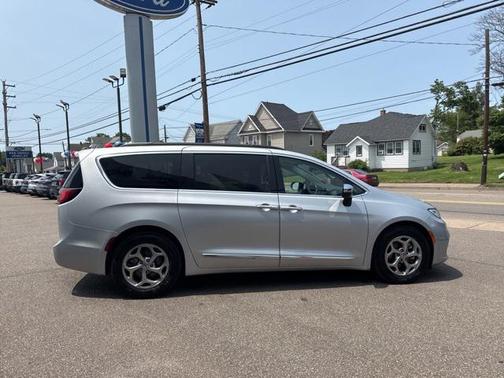 2023 Chrysler Pacifica Limited