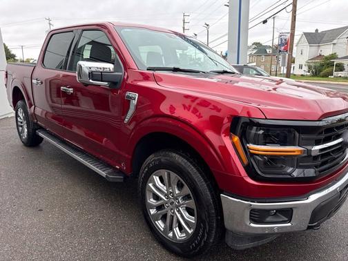 Ruby Red Met Tinted CC 2026 Ford F-150 XLT