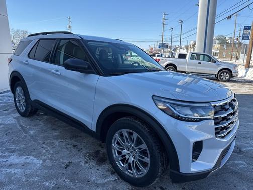 Space White Metallic 2026 Ford Explorer Active (200A) 4WD
