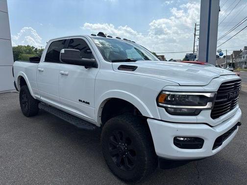 Bright White Clearcoat 2022 RAM 2500 Laramie Crew Cab 4x4 6'4' Box