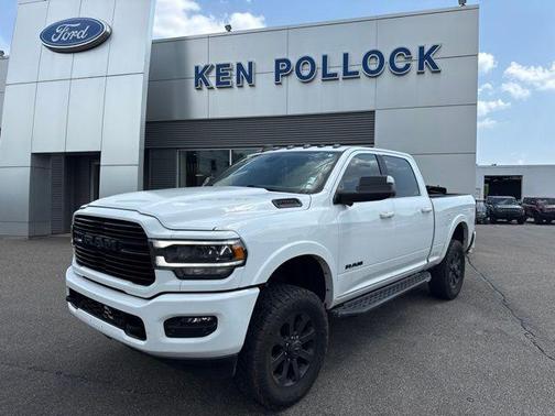 Bright White Clearcoat 2022 RAM 2500 Laramie Crew Cab 4x4 6'4' Box