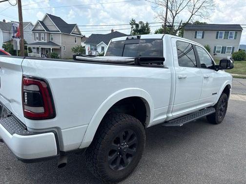 Bright White Clearcoat 2022 RAM 2500 Laramie Crew Cab 4x4 6'4' Box