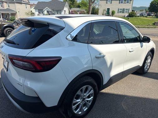 STAR WHITE METALLIC TRI-COAT 2023 Ford Escape Active