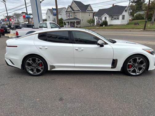 2019 Kia Stinger GT2