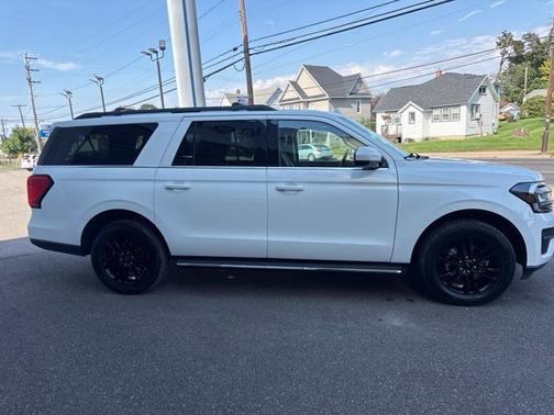 Star White Metallic Tri-Coat 2023 Ford Expedition Max XLT