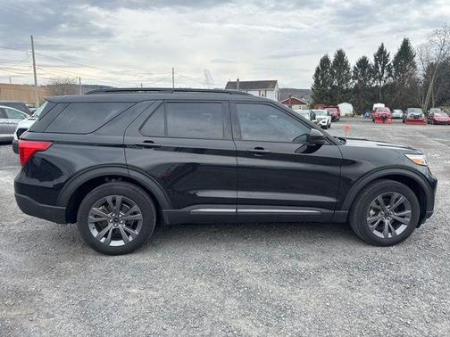 Agate Black Metallic 2023 Ford Explorer XLT