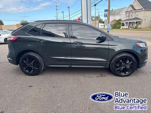 2022 Ford Edge SE