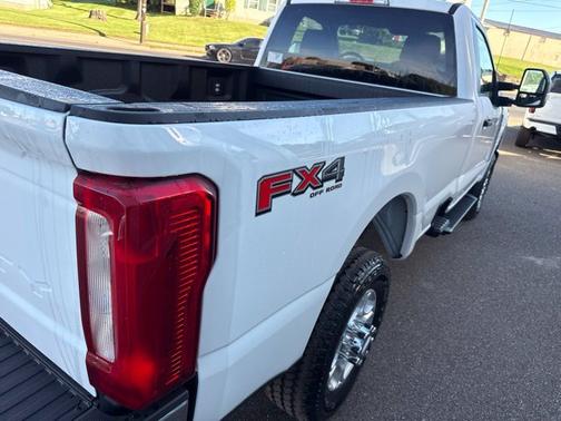 Oxford White 2026 Ford F-350 XLT