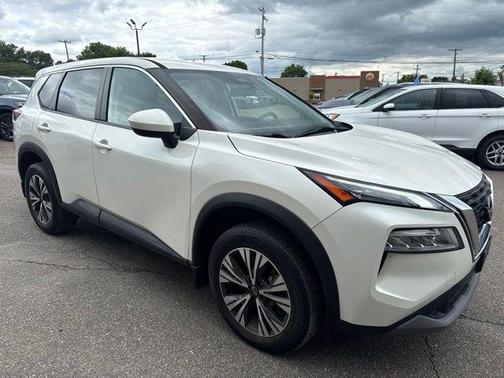 Pearl White Tricoat 2023 Nissan Rogue SV
