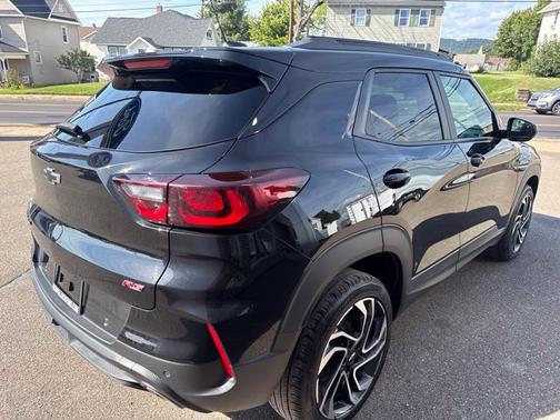 Mosaic Black Metallic 2025 Chevrolet Trailblazer RS