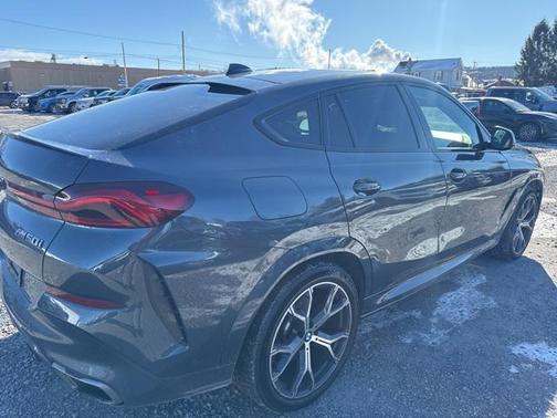 2021 BMW X6 M50i