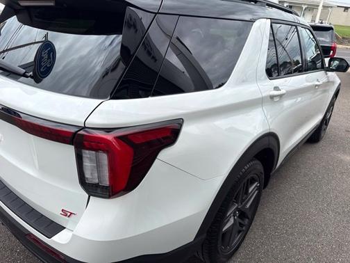 White Metallic 2026 Ford Explorer ST 4WD