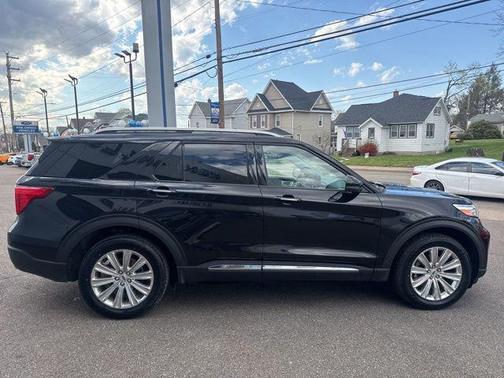 Agate Black Metallic 2023 Ford Explorer Limited