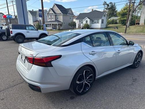 2023 Nissan Altima SR FWD
