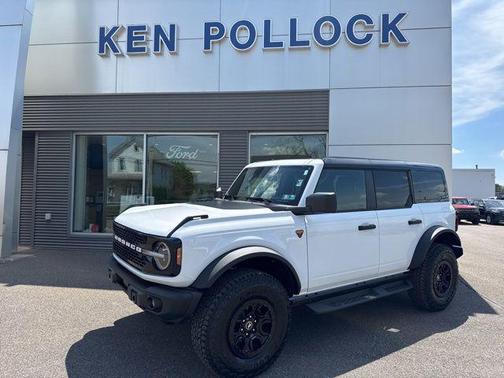 Oxford White 2026 Ford Bronco Badlands