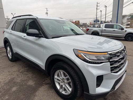 2026 Ford Explorer Active w/200A Pkg