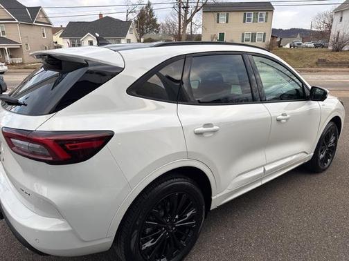 2026 Ford Escape ST-Line Elite