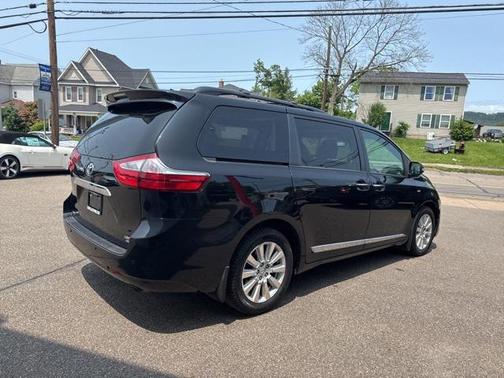 2017 Toyota Sienna Limited Premium