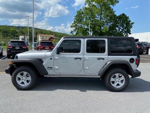 2022 Jeep Wrangler Unlimited Sport