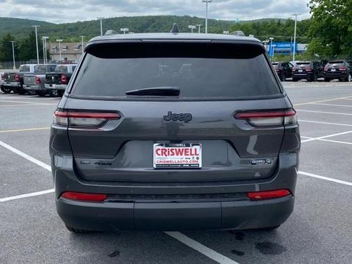 2022 Jeep Grand Cherokee L Laredo