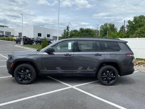 2022 Jeep Grand Cherokee L Laredo