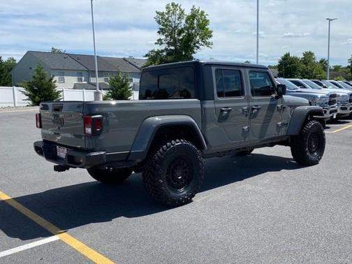 2022 Jeep Gladiator Sport
