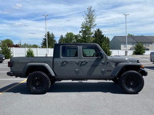 2022 Jeep Gladiator Sport