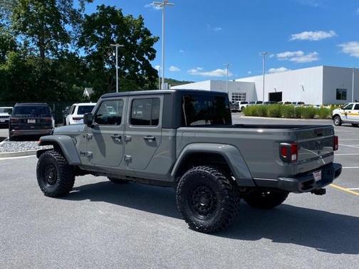 2022 Jeep Gladiator Sport