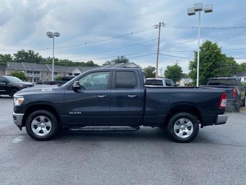 Photo 2 of 34 of 2019 RAM 1500 Big Horn