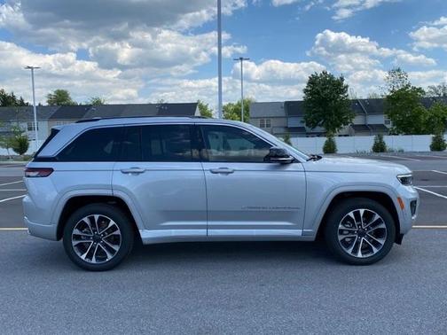 2022 Jeep Grand Cherokee Overland