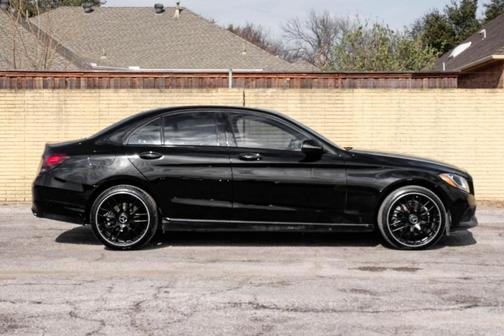 Photo 5 of 56 of 2018 Mercedes-Benz C-Class C 300 4MATIC