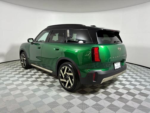 British Racing Green IV Metallic 2026 MINI Countryman S