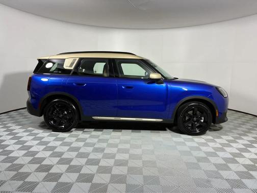 Blazing Blue Metallic 2026 MINI Countryman S