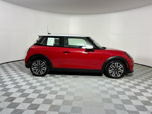 Chili Pepper Red 2025 MINI Hardtop S