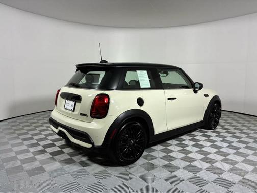 Pepper White 2023 MINI Hardtop Cooper S