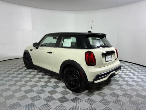 Pepper White 2023 MINI Hardtop Cooper S