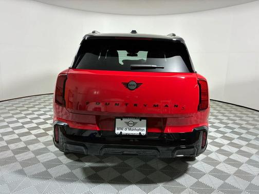 Chili Pepper Red 2026 MINI Countryman S