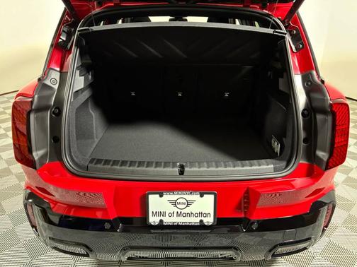 Chili Pepper Red 2026 MINI Countryman S